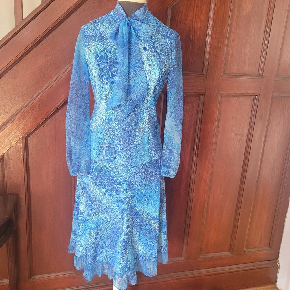 Vintage Hal Ferman Womens Size 8 Blue Skirt Blouse Set With Tie Neck Nwt